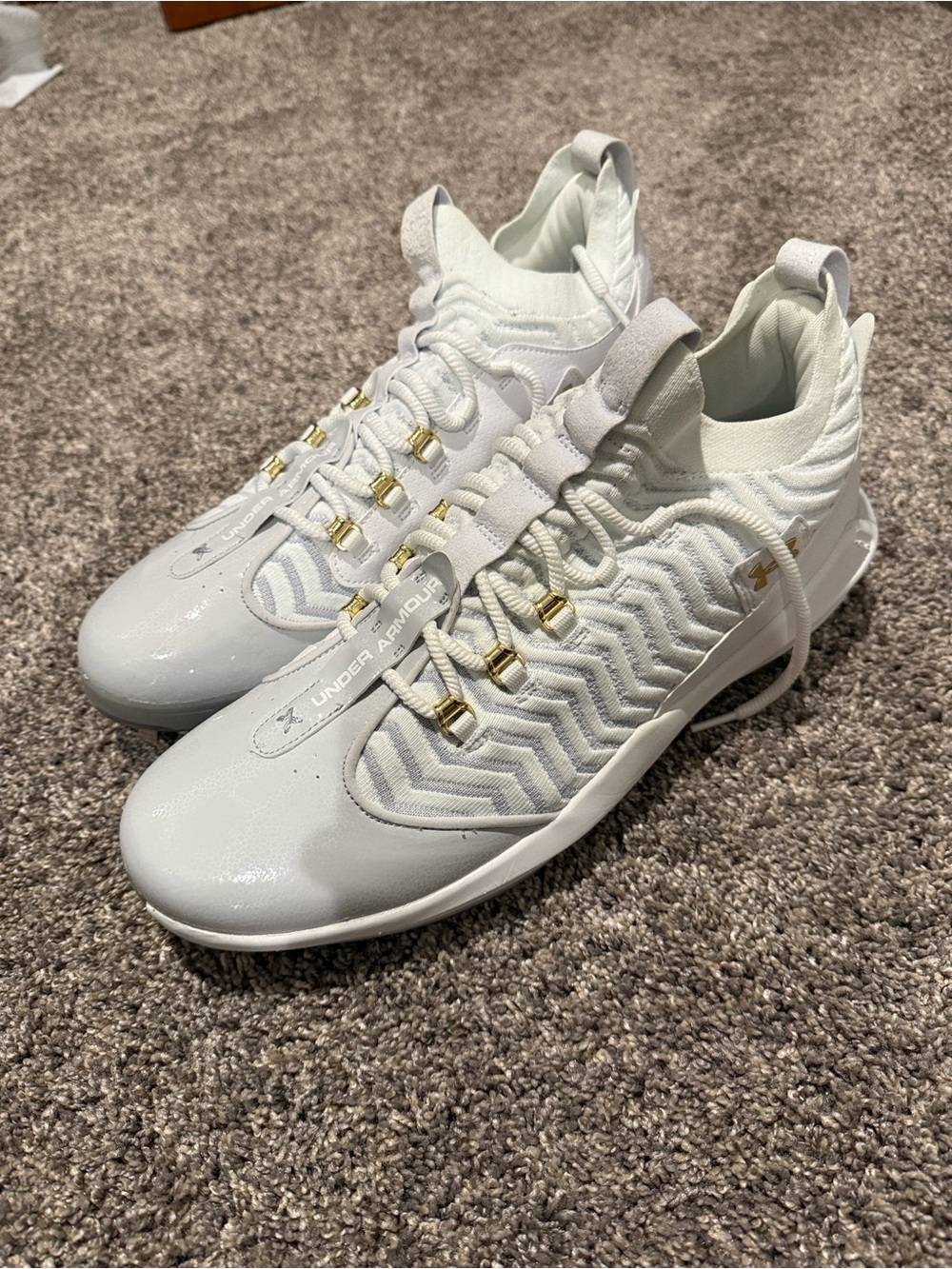 Under Armour Men’s White Metal Baseball Cleats